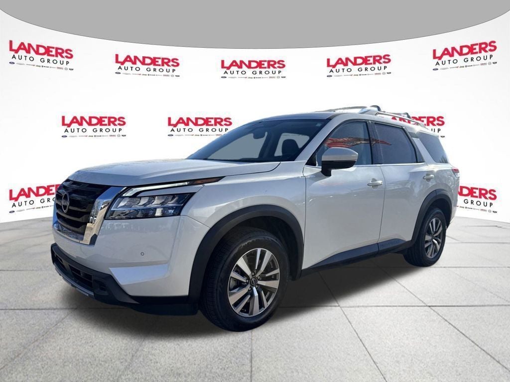 2023 Nissan Pathfinder SL