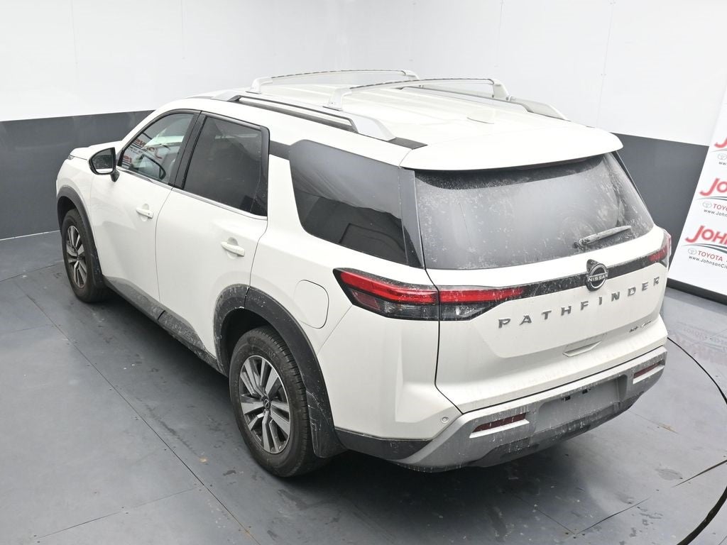2022 Nissan Pathfinder SL