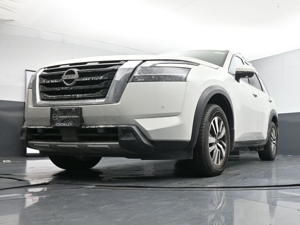 2022 Nissan Pathfinder SL