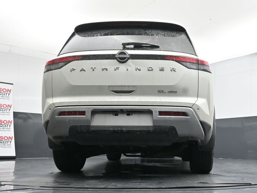 2022 Nissan Pathfinder SL