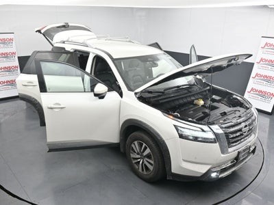 2022 Nissan Pathfinder SL