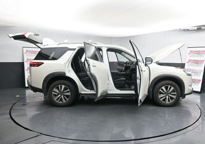 2022 Nissan Pathfinder SL