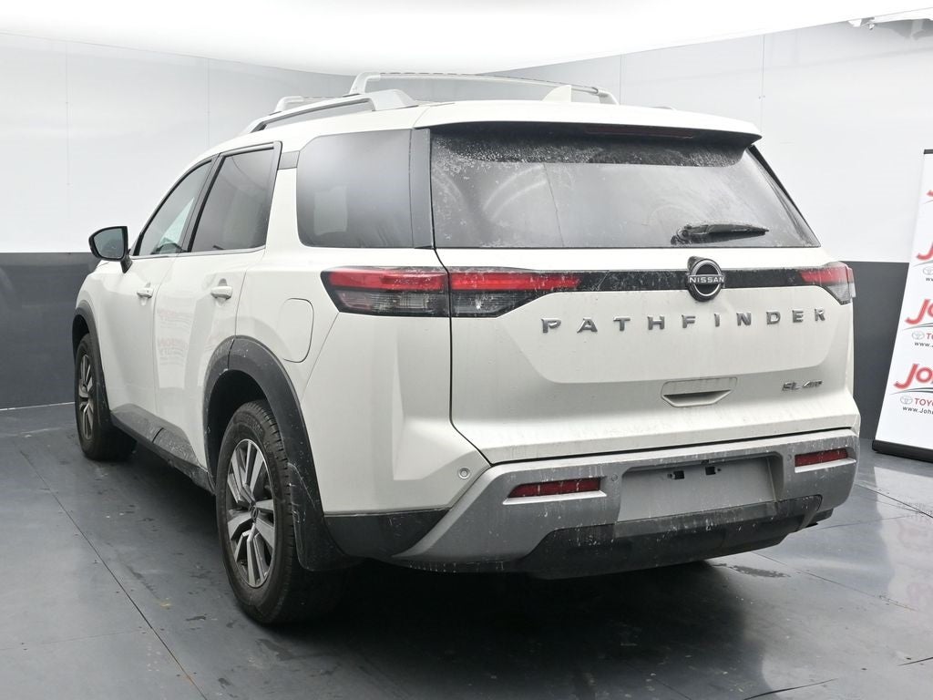 2022 Nissan Pathfinder SL