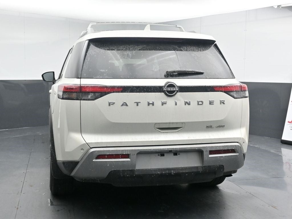 2022 Nissan Pathfinder SL