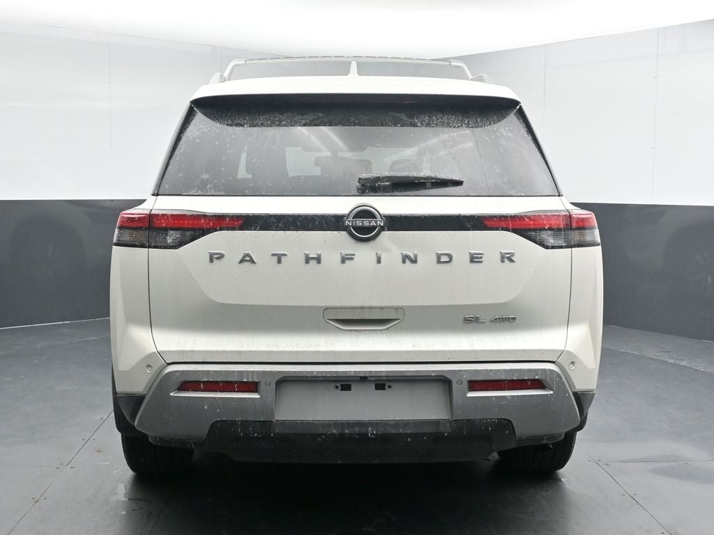 2022 Nissan Pathfinder SL