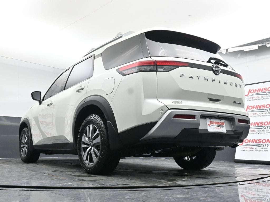 2023 Nissan Pathfinder SL