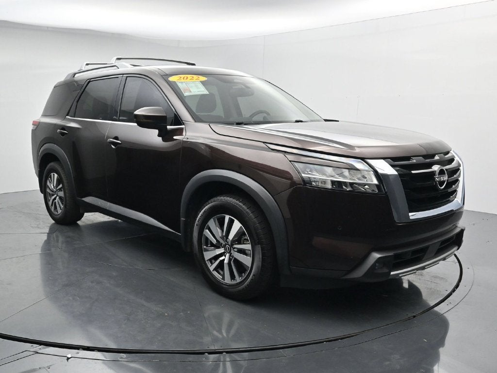 2022 Nissan Pathfinder SL