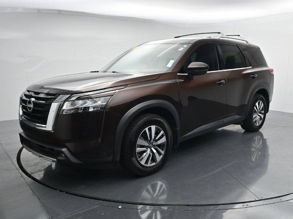 2022 Nissan Pathfinder SL