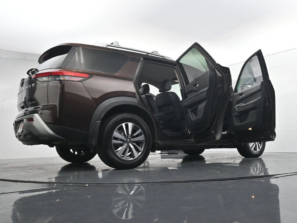 2022 Nissan Pathfinder SL