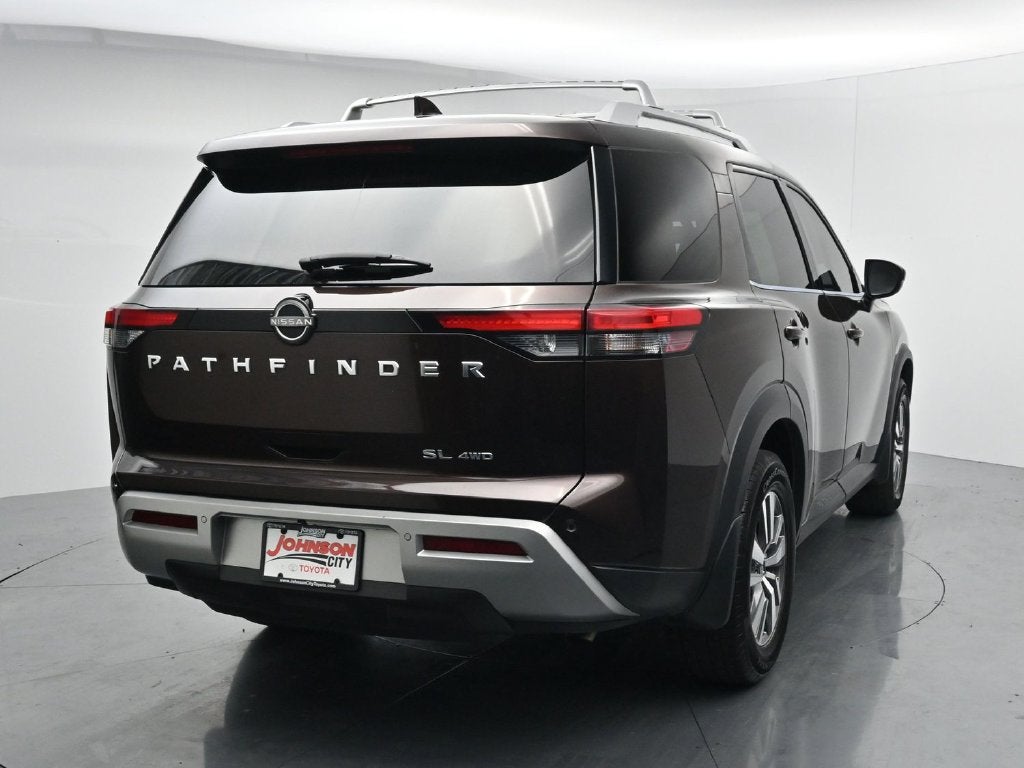 2022 Nissan Pathfinder SL