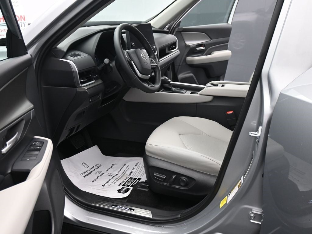 2025 Toyota Grand Highlander XLE