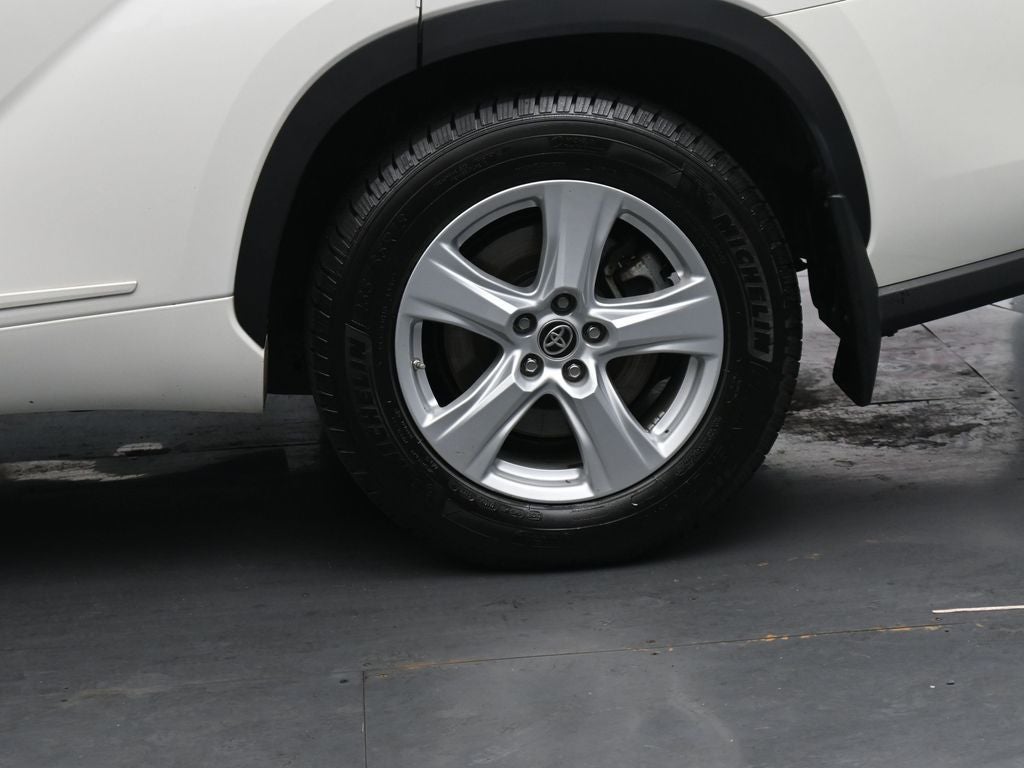 2020 Toyota Highlander LE