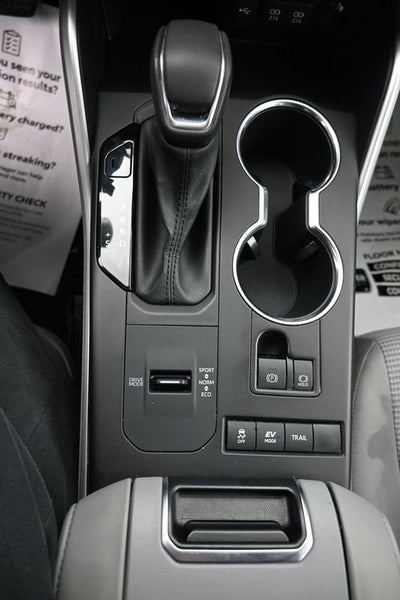 2020 Toyota Highlander LE