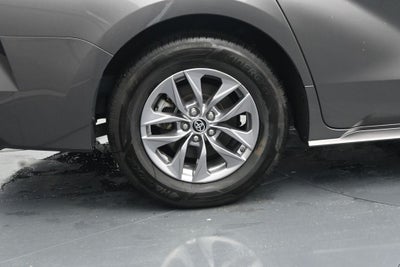 2022 Toyota Sienna LE 8 Passenger
