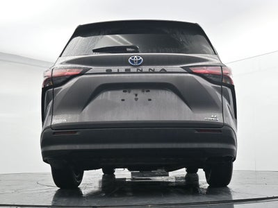 2022 Toyota Sienna LE 8 Passenger