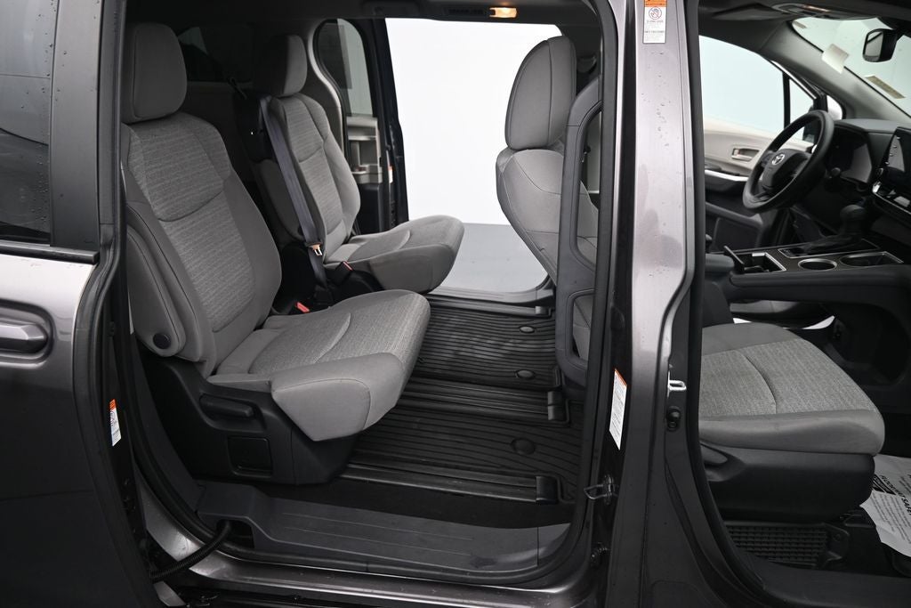 2022 Toyota Sienna LE 8 Passenger