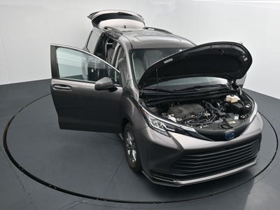 2022 Toyota Sienna LE 8 Passenger