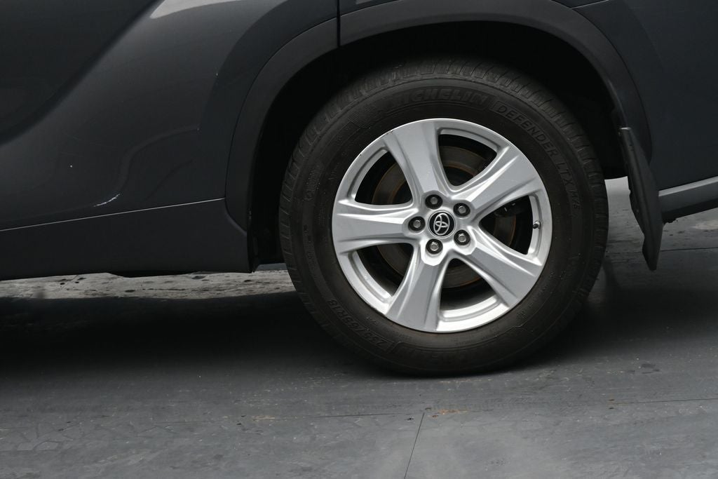 2020 Toyota Highlander LE