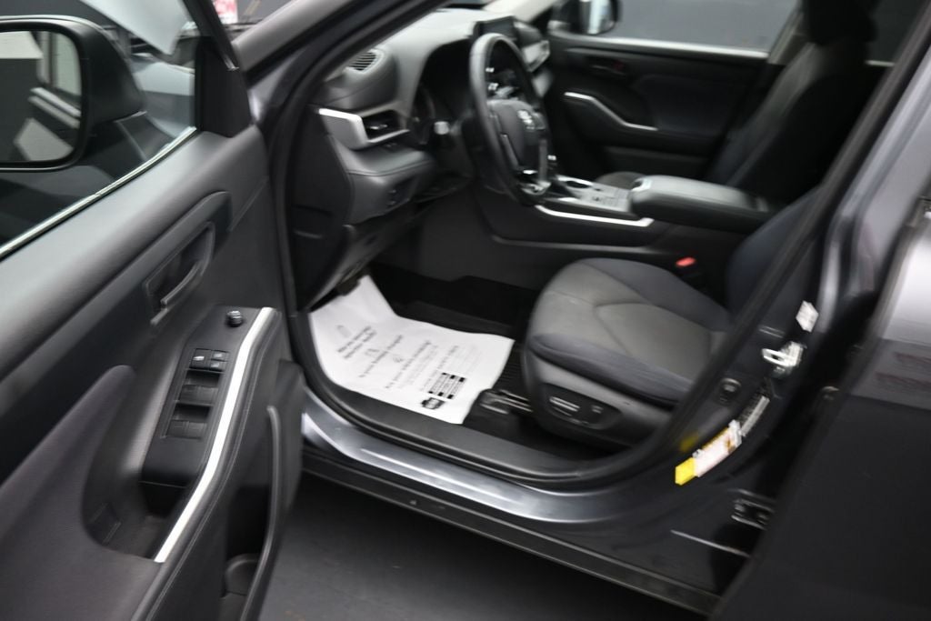 2020 Toyota Highlander LE