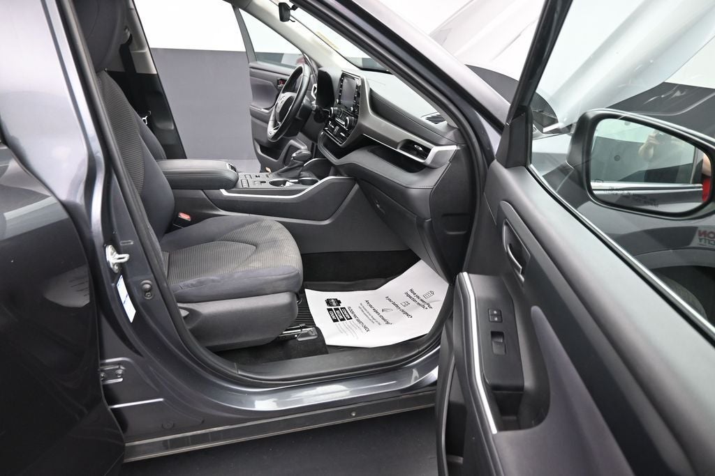 2020 Toyota Highlander LE