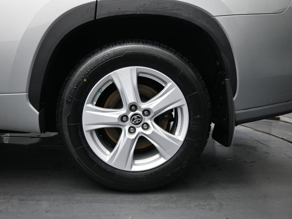 2021 Toyota Highlander LE