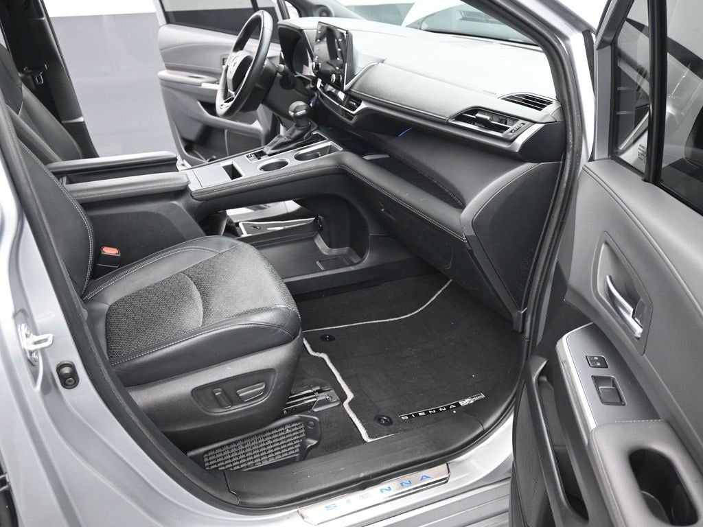 2023 Toyota Sienna XSE 7 Passenger