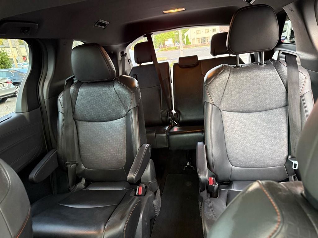 2022 Toyota Sienna XSE 7 Passenger
