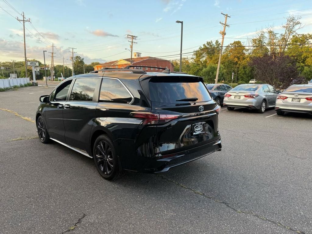 2022 Toyota Sienna XSE 7 Passenger