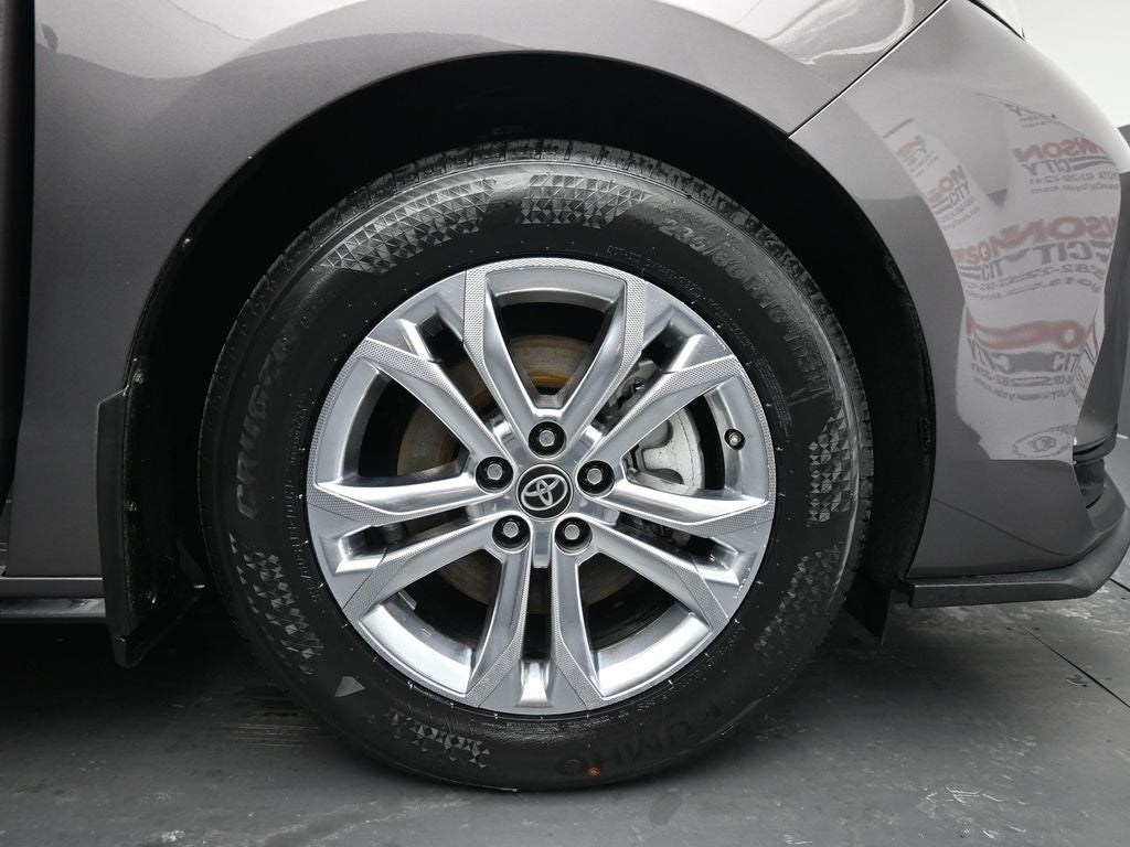 2021 Toyota Sienna XSE 7 Passenger