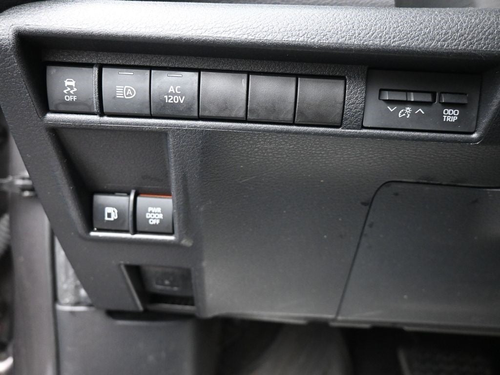 2021 Toyota Sienna XSE 7 Passenger