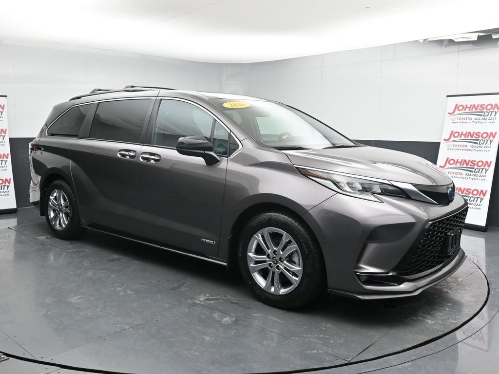 2021 Toyota Sienna XSE 7 Passenger