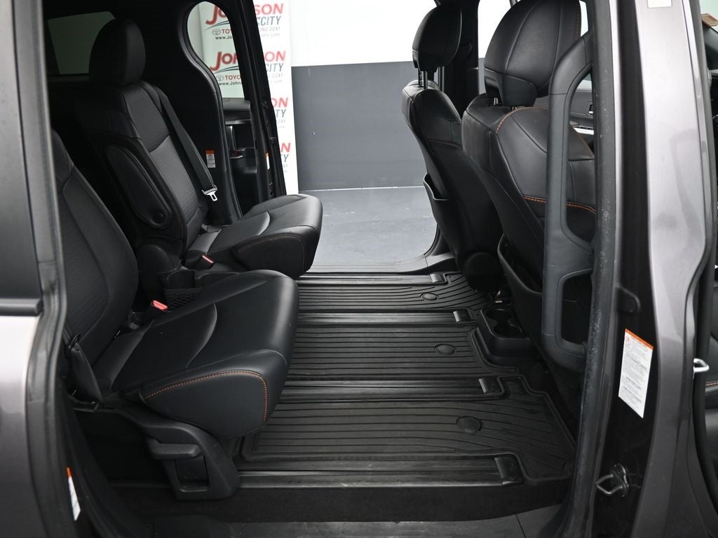 2021 Toyota Sienna XSE 7 Passenger