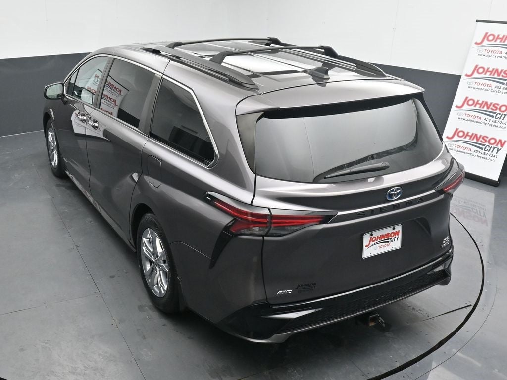2021 Toyota Sienna XSE 7 Passenger