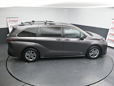 2021 Toyota Sienna XSE 7 Passenger