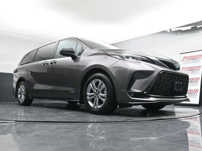 2021 Toyota Sienna XSE 7 Passenger