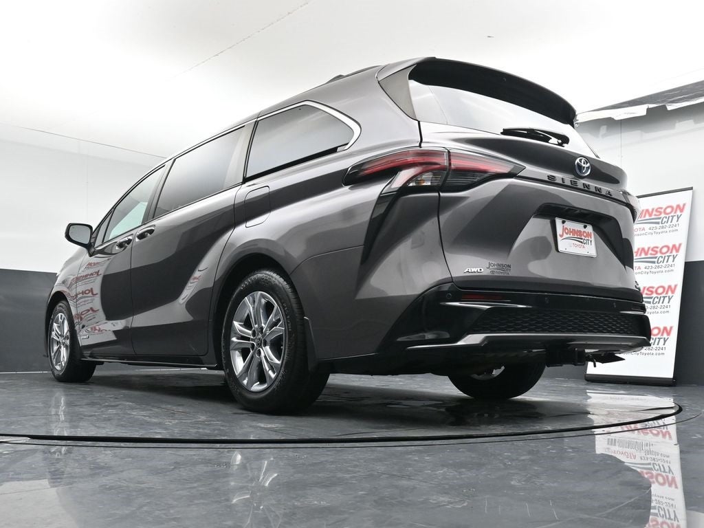 2021 Toyota Sienna XSE 7 Passenger