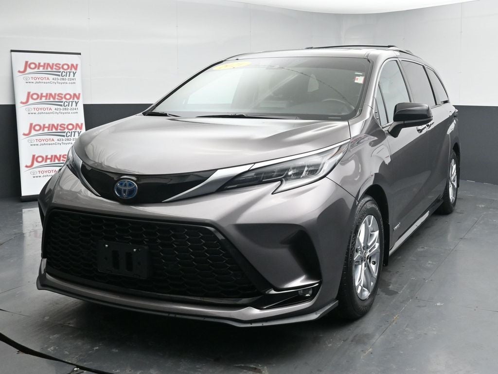 2021 Toyota Sienna XSE 7 Passenger