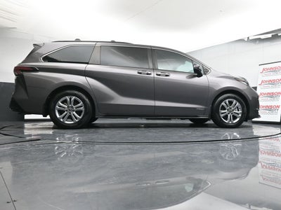 2021 Toyota Sienna XSE 7 Passenger