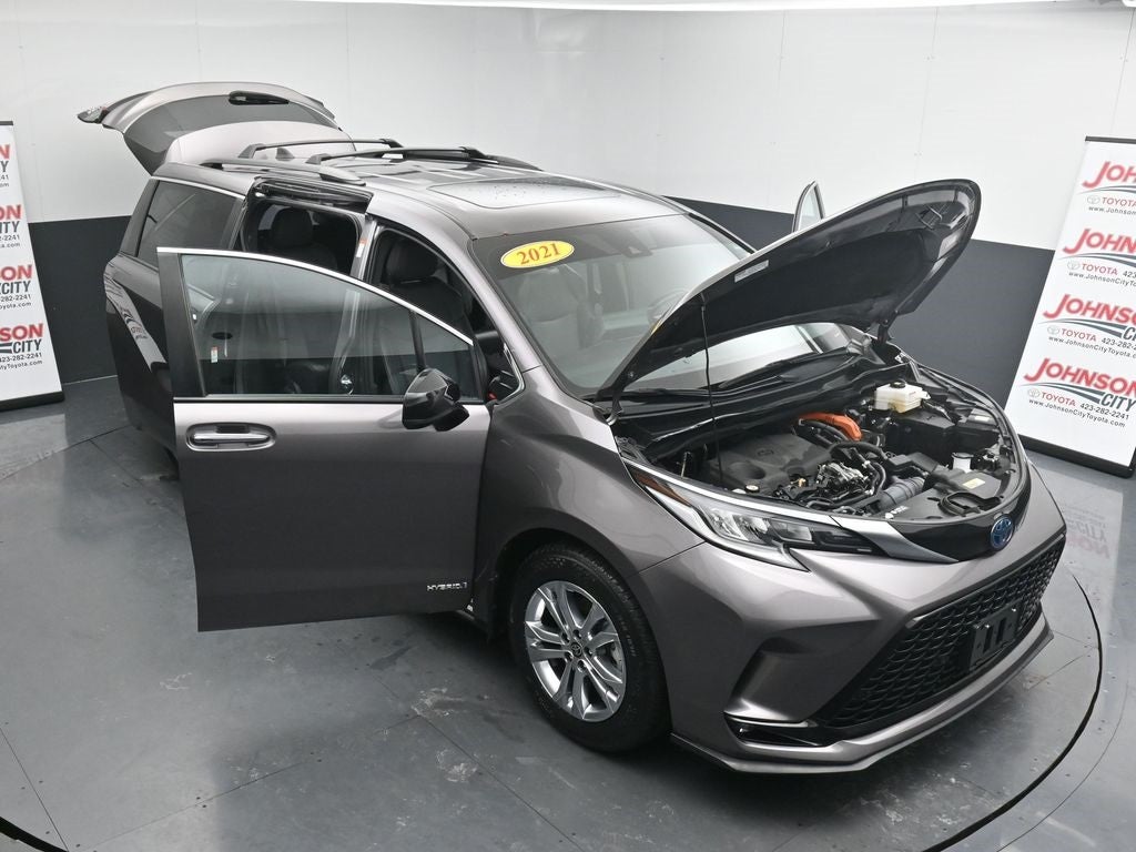 2021 Toyota Sienna XSE 7 Passenger