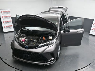 2021 Toyota Sienna XSE 7 Passenger