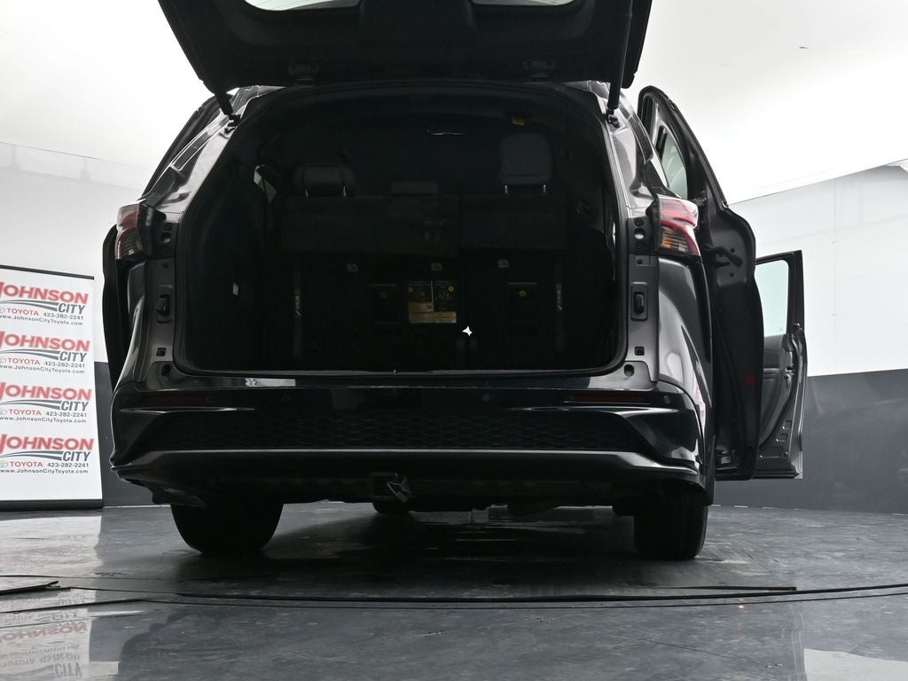 2021 Toyota Sienna XSE 7 Passenger