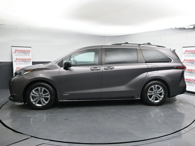 2021 Toyota Sienna XSE 7 Passenger