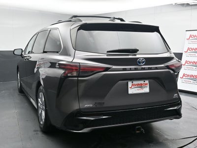 2021 Toyota Sienna XSE 7 Passenger