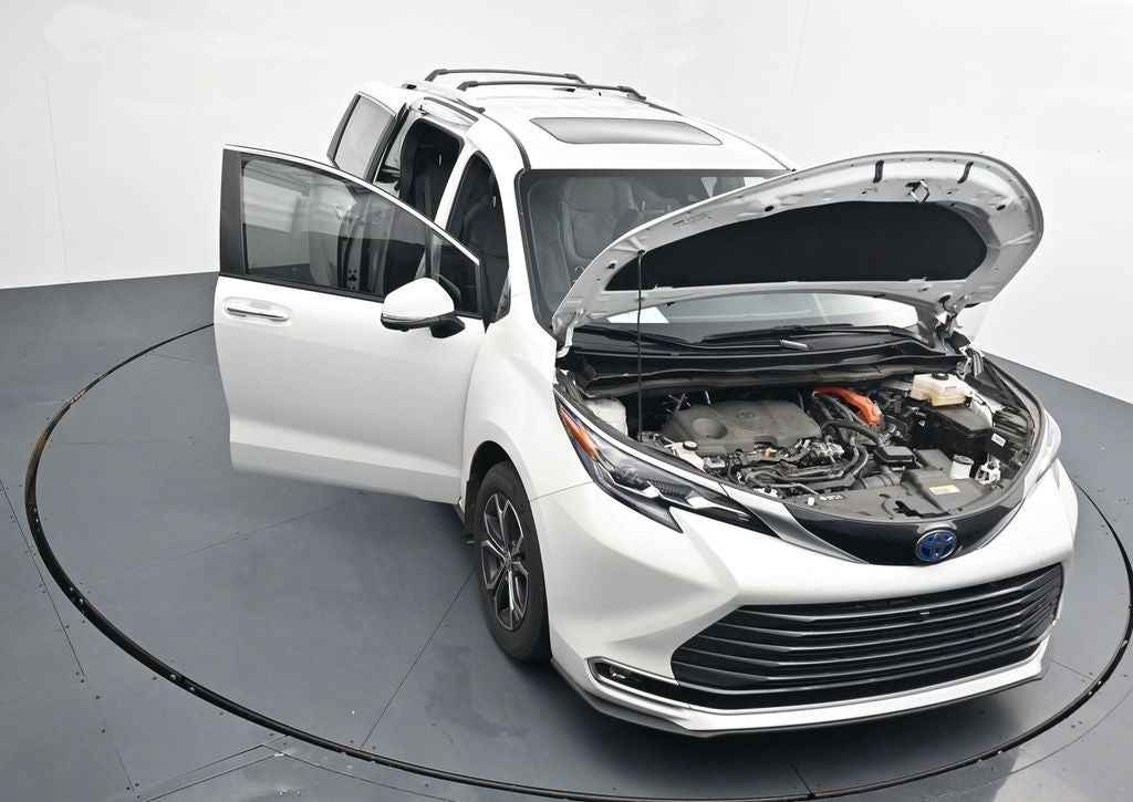 2025 Toyota Sienna Platinum 7 Passenger