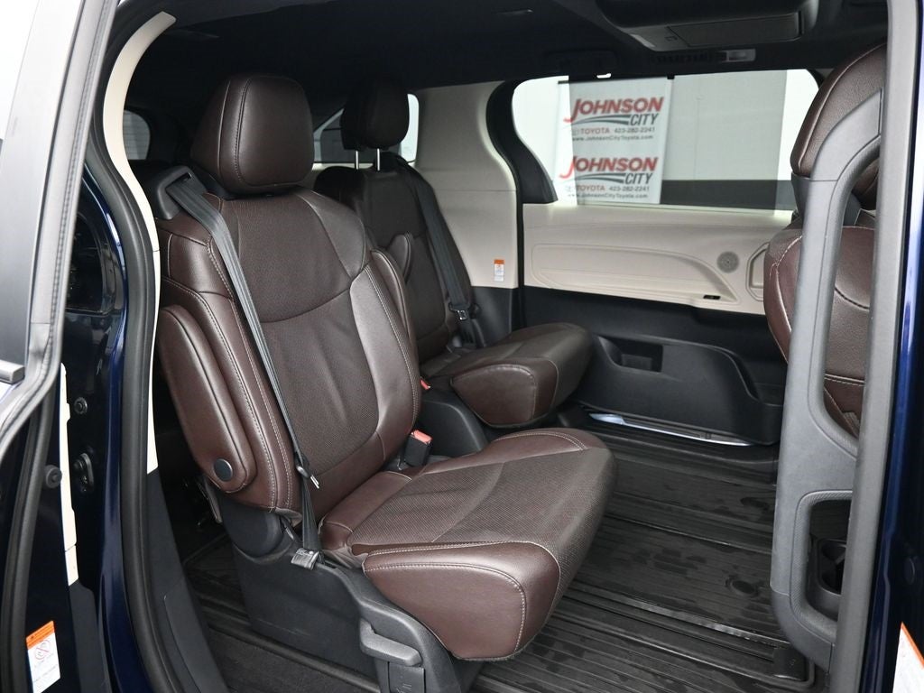 2021 Toyota Sienna Platinum 7 Passenger