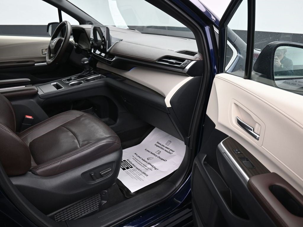 2021 Toyota Sienna Platinum 7 Passenger
