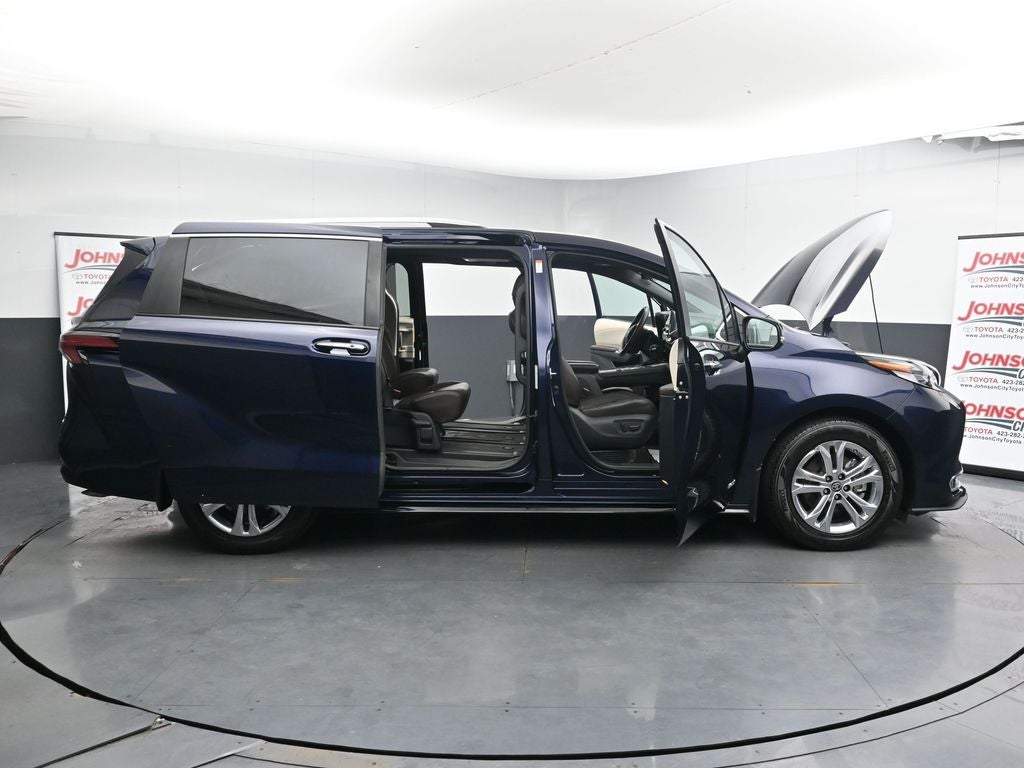 2021 Toyota Sienna Platinum 7 Passenger