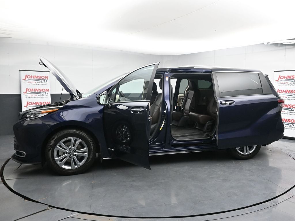 2021 Toyota Sienna Platinum 7 Passenger