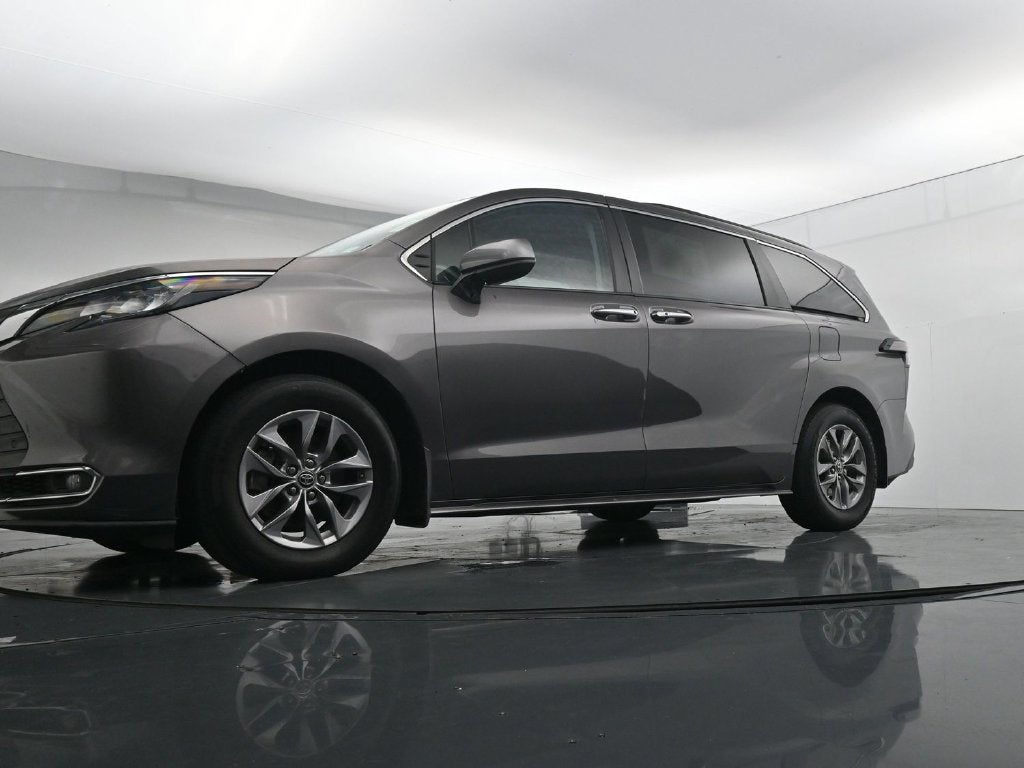 2023 Toyota Sienna XLE 7 Passenger