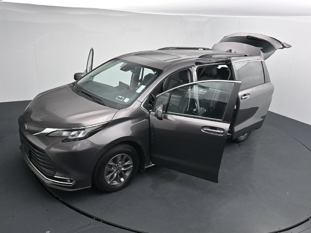 2023 Toyota Sienna XLE 7 Passenger